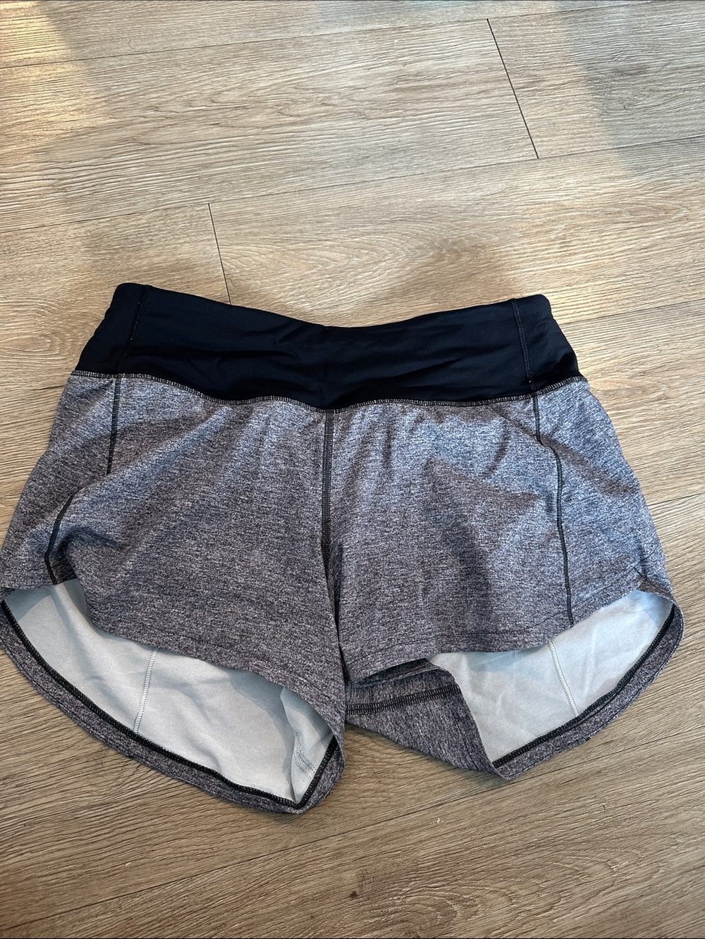 lululemon athletica mid-rise speed up shorts